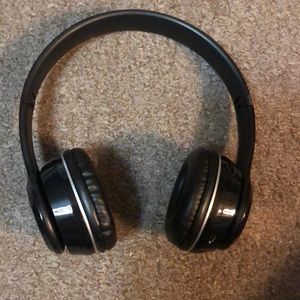 Bluetooth wireless headphones